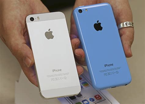 Compare Apple iPhone 5s vs. Apple iPhone 5c .